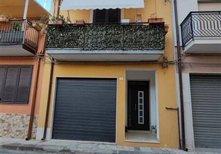 Villa a Floridia, Siracusa, Floridia - € 165.000 | Ref: 33 - foto 1