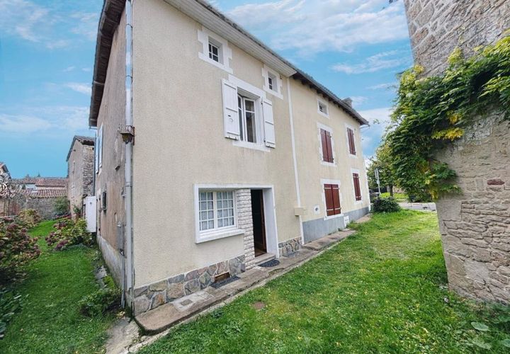 Herregård i Benest, Charente, Benest - € 55 549 | Ref: A5321F7DEB1339D0 - foto 1
