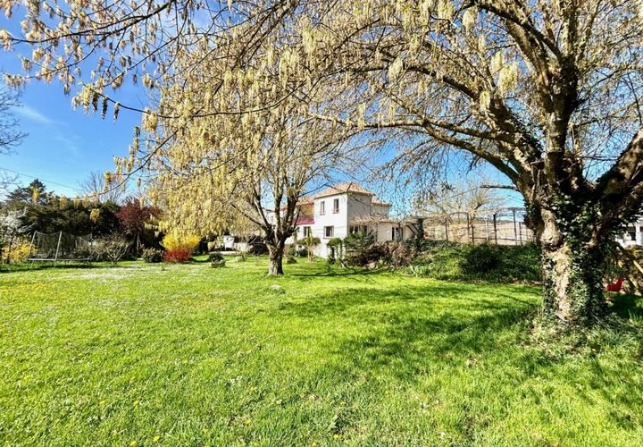 Erhvervsejendom i Montcuq, Lot, Montcuq - € 110.000 | Ref: EB34CC84A32140E4 - foto 1