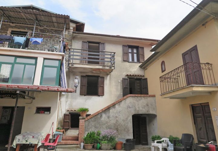 Herregård i Bagnone, Massa and Carrara, Bagnone - € 65 000 | Ref: 226 - foto 1