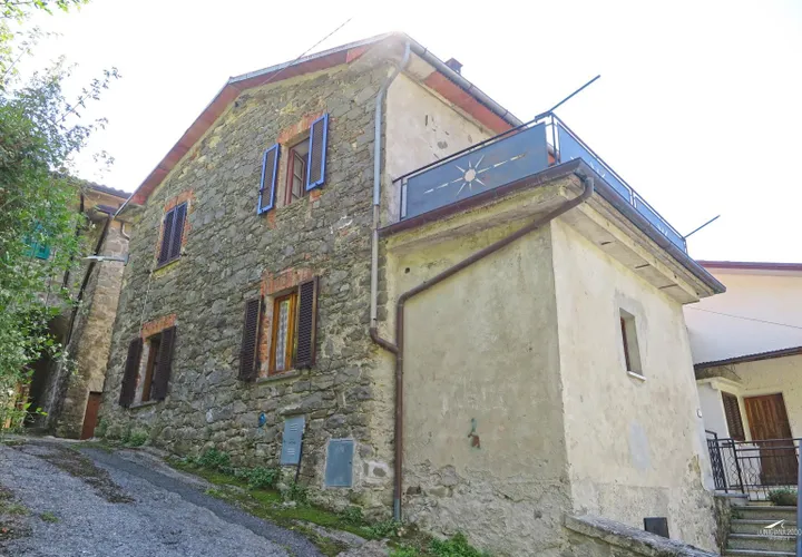 Casa adossada a Bagnone, Massa and Carrara, Bagnone - € 60.000 | Ref: 497A - foto 1