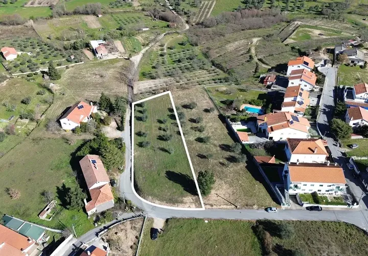 Helårsgrund i Ferro, Castelo Branco, Ferro - € 30.000 | Ref: C0473-00206 - foto 1