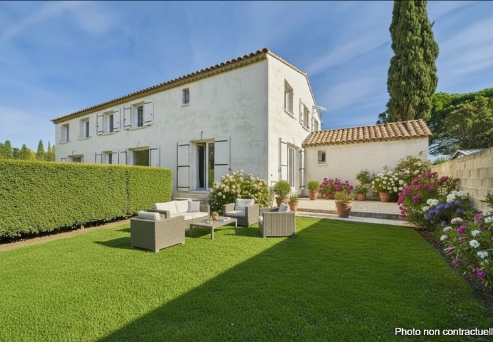 Villa a Cabannes, Bouches-du-Rhone, Cabannes - € 280.000 | Ref: LMVMA10000519 - foto 1