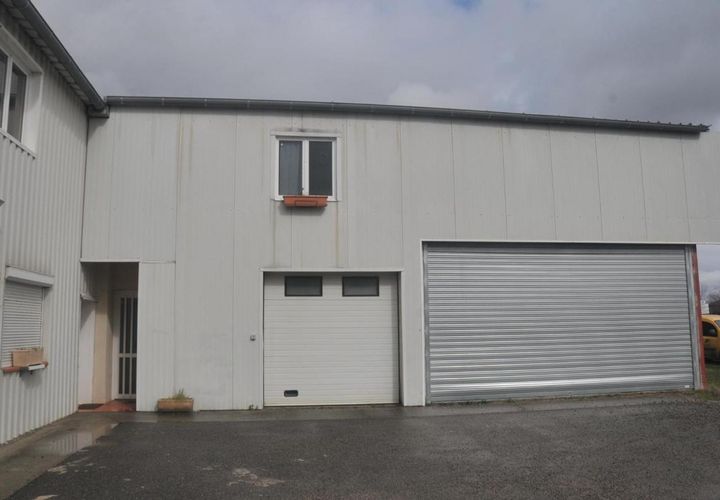 L'establiment comercial a Grenade, Haute-Garonne, Grenade - € 16.236/mes | Ref: GES23360012-148 - foto 1