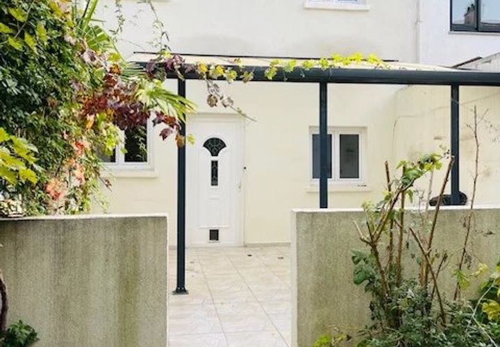 Villa i Bagnolet, Seine-Saint-Denis, Bagnolet - € 419.000 | Ref: 86425809 - foto 1