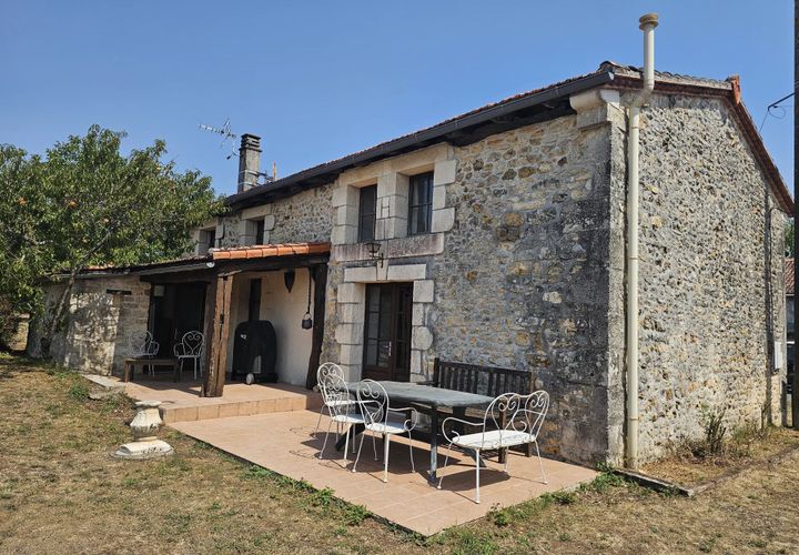 Landsbyhus i Nieuil, Charente, Nieuil - € 299.999 | Ref: BVI81471 - foto 1