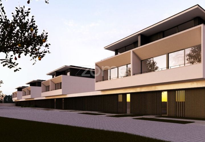 Villa i Valadares, Porto, Valadares - € 1 200 000 | Ref: ZMPT580900 - foto 1
