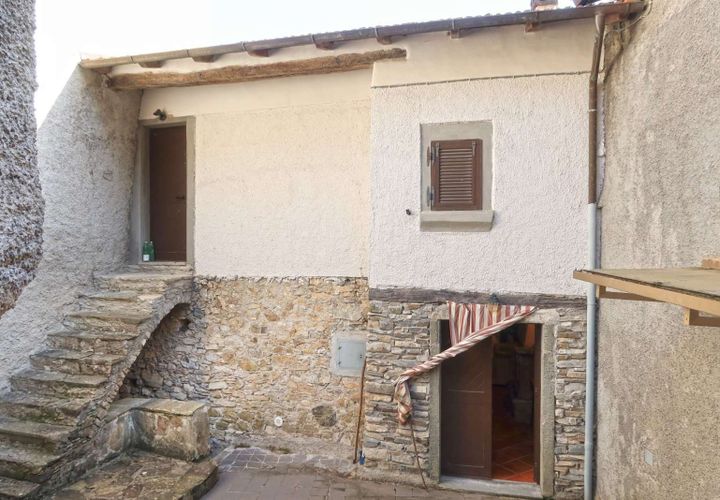 Villa a Filattiera, Massa and Carrara, Filattiera - € 60.000 | Ref: 625B-738827 - foto 1