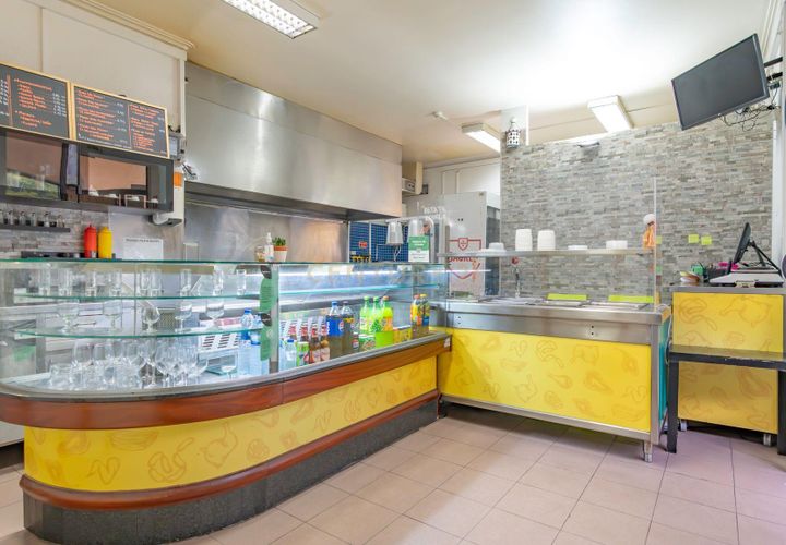 Erhvervsejendom i Carnaxide, Lisbon, Carnaxide - € 39.800 | Ref: 1649-01773 - foto 1