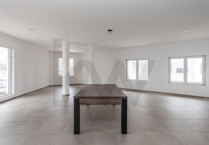 Erhvervsejendom i Carnaxide, Lisbon, Carnaxide - € 515.000 | Ref: KWPT-024133 - foto 1
