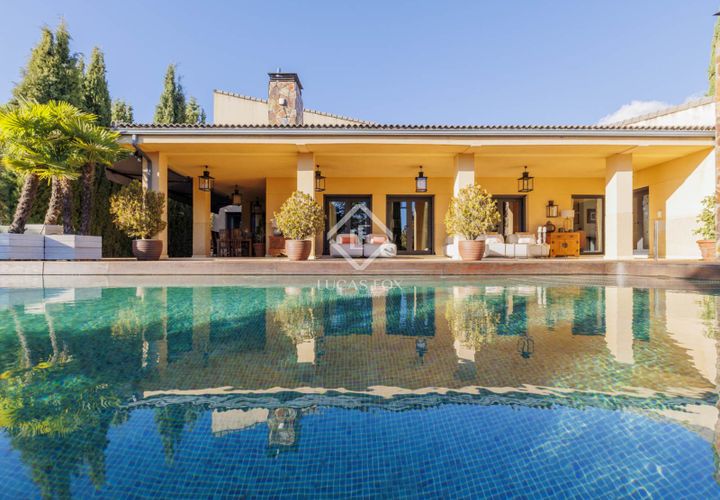 Villa - Torrelodones, Madrid, Torrelodones - € 1 690 000 | Réf : POZ64472 - photo 1