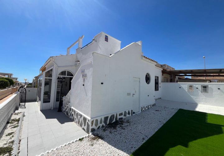 Bungalow i Punta Prima, Alicante, Punta Prima - € 209 999 | Ref: R11775D - foto 1