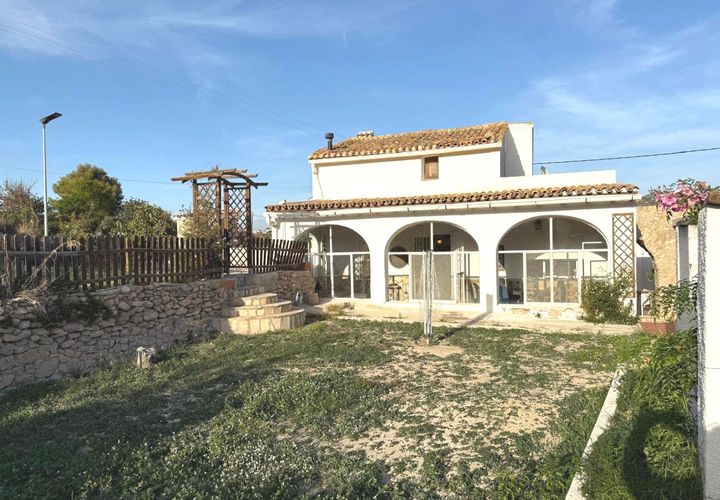 Landejendom i Calpe, Alicante, Calpe - € 395.000 | Ref: C412 - foto 1