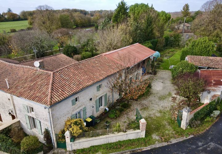 Villa a Couture, Charente, Couture - € 177.660 | Ref: BVI82465 - foto 1