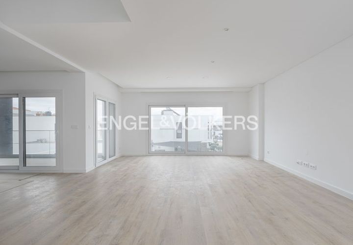 Lejlighed i Corroios, Setubal, Corroios - € 585.000 | Ref: W-02ZWL0 - foto 1