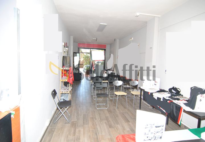 L'establiment comercial a Pontedera, Pisa, Pontedera - € 500/mes | Ref: F4034 - foto 1