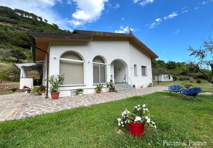 Villa a Massa, Massa and Carrara, Massa - € 600.000 | Ref: MS04 - foto 1