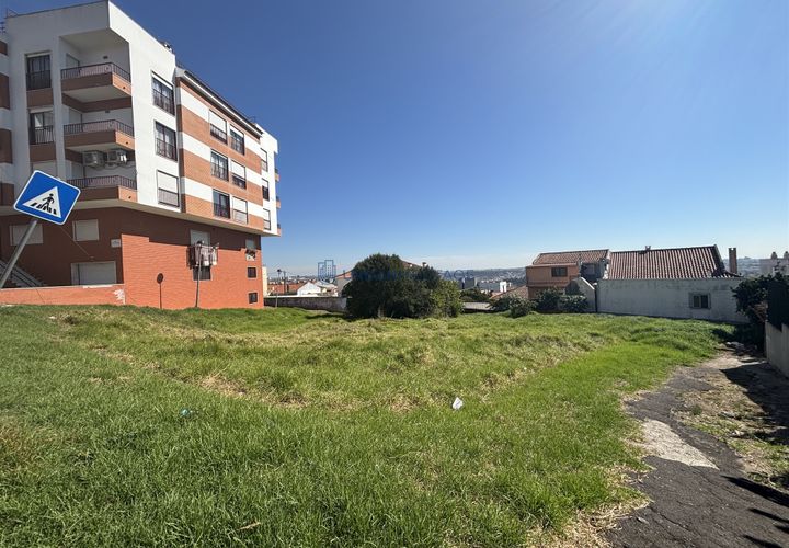 Helårsgrund i Amadora, Lisbon, Amadora - € 85.000 | Ref: UH011502 - foto 1