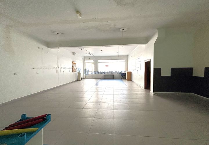 Erhvervsejendom i Amadora, Lisbon, Amadora - € 200.000 | Ref: UH011503 - foto 1