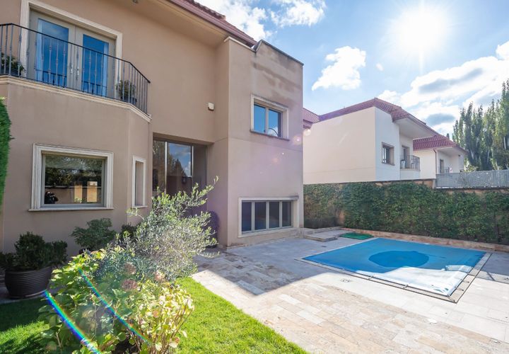 Villa a Madrid, Madrid, Madrid - € 2.550.000 | Ref: b269ee56-791e-48b9-a - foto 1