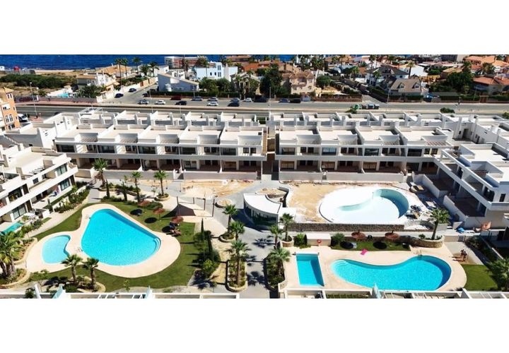 Leilighet i Torrevieja, Alicante, Torrevieja - € 379 000 | Ref: MLSC2186155 - foto 1