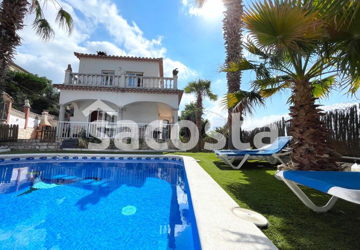 Villa i Lloret De Mar, Gerona, Lloret De Mar - € 380.000 | Ref: C01LM-125/9374 - foto 1