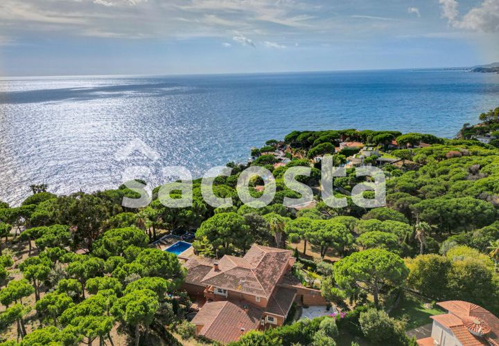 Villa i Lloret De Mar, Gerona, Lloret De Mar - € 1 600 000 | Ref: C01LM-268/9374 - foto 1