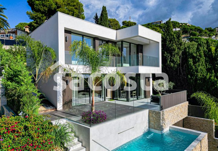 Villa a Lloret De Mar, Gerona, Lloret De Mar - € 1.350.000 | Ref: C01LM-296/9374 - foto 1