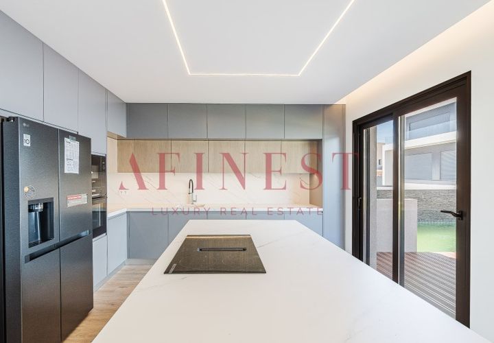 Villa a Carcavelos, Lisbon, Carcavelos - € 1.725.000 | Ref: C1211/25 - foto 1