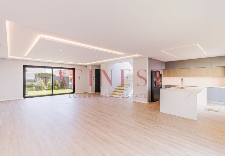 Villa i Carcavelos, Lisbon, Carcavelos - € 1 725 000 | Ref: C1211/25 - foto 1