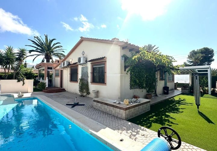 Villa a Cabo Roig, Alicante, Cabo Roig - € 850.000 | Ref: MLSC5763426/13477 - foto 1