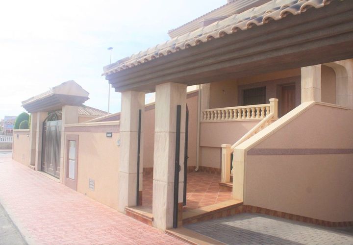Villa i Torrevieja, Alicante, Torrevieja - € 355.000 | Ref: MLSC1342268/13477 - foto 1
