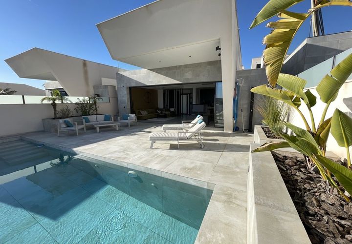 Villa a Almoradi, Alicante, Almoradi - € 699.000 | Ref: MLSC2052828/13477 - foto 1