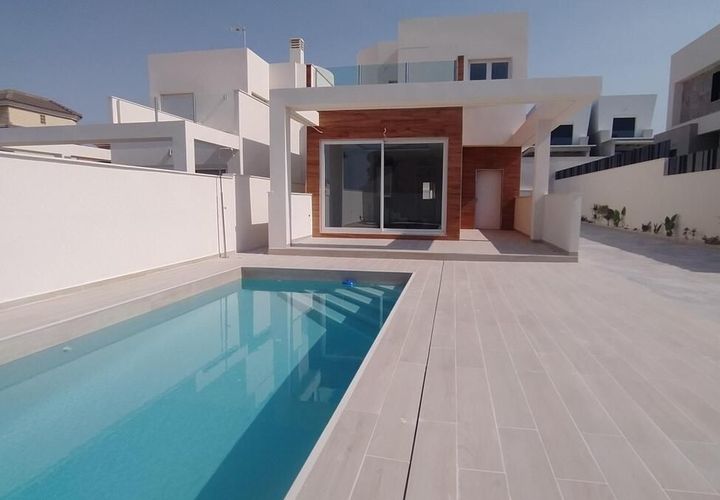 Villa a Torrevieja, Alicante, Torrevieja - € 640.000 | Ref: MLSC9701566/13477 - foto 1