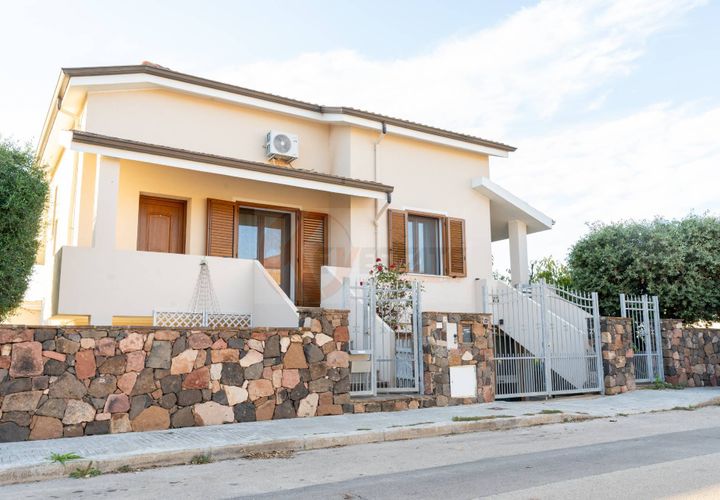 Villa i Olmedo, Sassari, Olmedo - € 385.000 | Ref: 13858 - foto 1