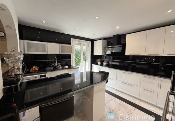Villa a Rognac, Bouches-du-Rhone, Rognac - € 575.000 | Ref: 11925CN1346 - foto 1