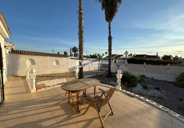 Villa i Torrevieja, Alicante, Torrevieja - € 289.000 | Ref: 1803 - foto 1