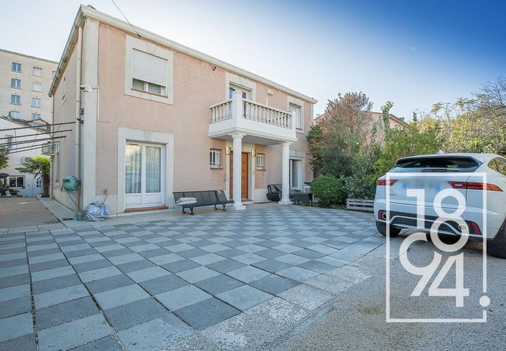 Villa i Marseille, Bouches-du-Rhone, Marseille - € 900.000 | Ref: BT8X-68T-M96 - foto 1