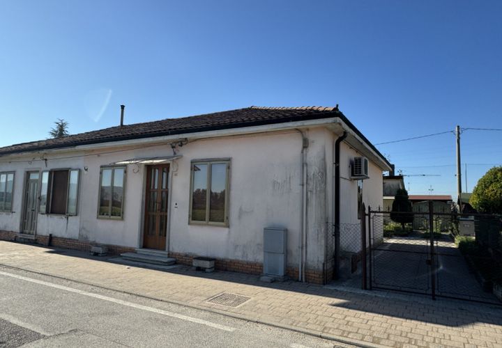 Villa i Lonigo, Vicenza, Lonigo - € 185.000 | Ref: 1146 - foto 1