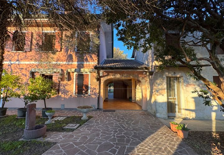Villa i Mirano, Venice, Mirano - € 400.000 | Ref: MIV1696 - foto 1
