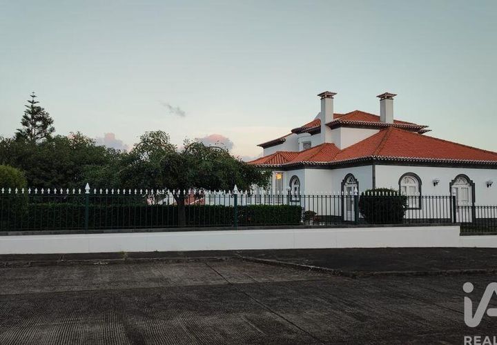 Byhus i Ponta Delgada, Sao Miguel, Ponta Delgada - € 1.500.000 | Ref: 128873 - foto 1