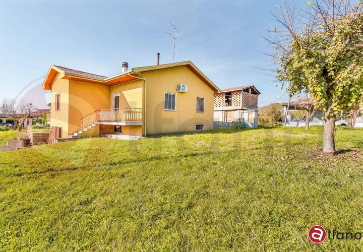 Villa a Arpino, Frosinone, Arpino - € 150.000 | Ref: AC99-149-1688 - foto 1