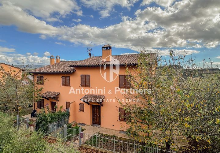 Byhus i Todi, Perugia, Todi - € 165.000 | Ref: 28875 - foto 1