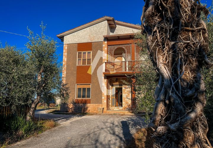 Villa a Montecarotto, Ancona, Montecarotto - € 160.000 | Ref: 1C_67236 - foto 1