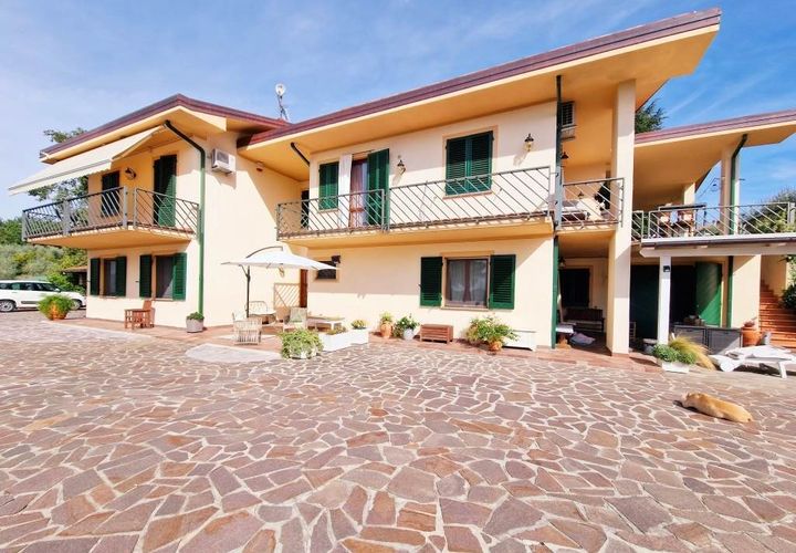 Villa a Montecarlo, Lucca, Montecarlo - € 1.100.000 | Ref: a6551rv2526094a - foto 1