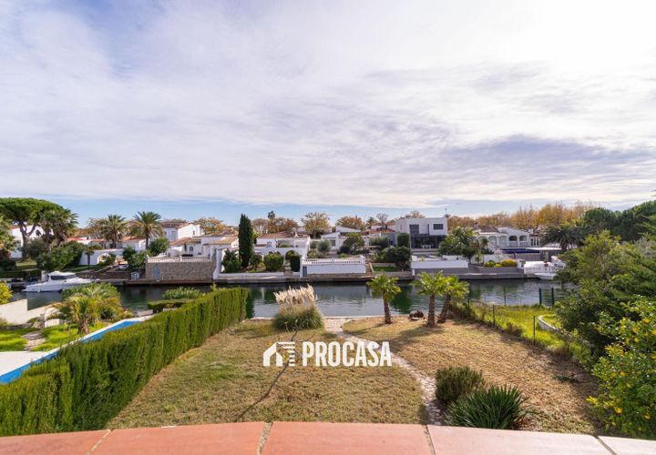 Villa i Empuriabrava, Gerona, Empuriabrava - € 860 000 | Ref: 4068 - foto 1