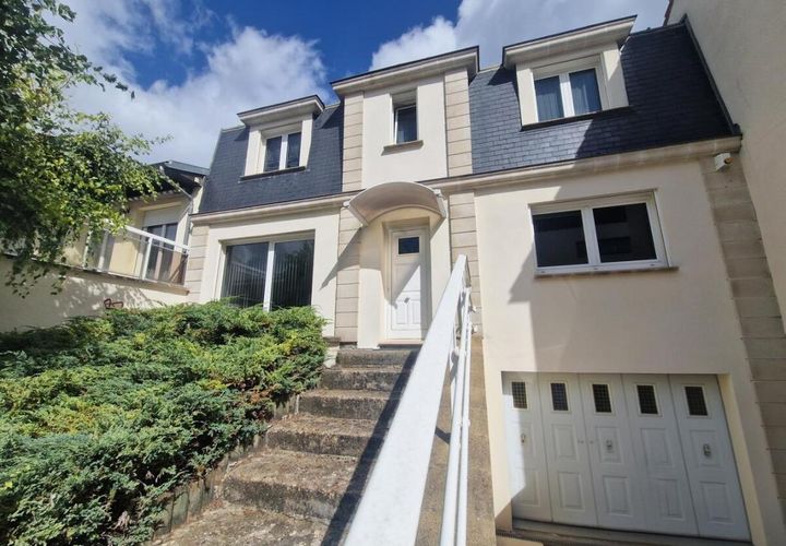 Villa a Suresnes, Hauts-de-Seine, Suresnes - € 1.079.000 | Ref: 84588 - foto 1