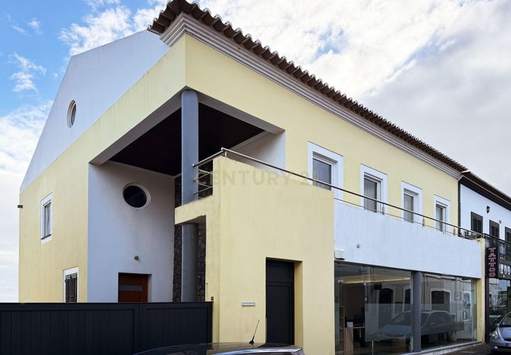 Villa a Vila da Praia da Vitoria, Terceira, Vila da Praia da Vitoria - € 750.000 | Ref: C0423-00645 - foto 1