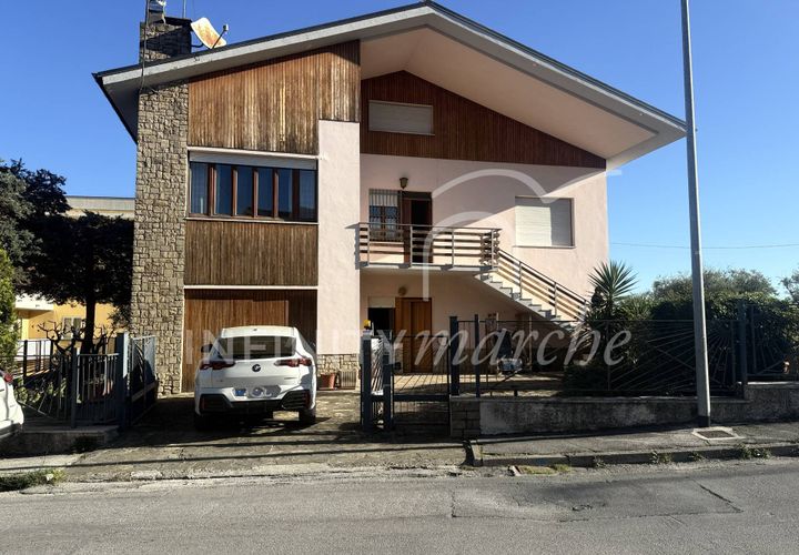 Villa a Cupramontana, Ancona, Cupramontana - € 150.000 | Ref: 256 - foto 1