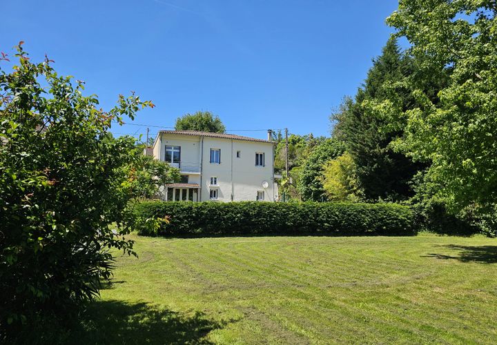 Landsbyhus i Confolens, Charente, Confolens - € 178.200 | Ref: BVI83727 - foto 1